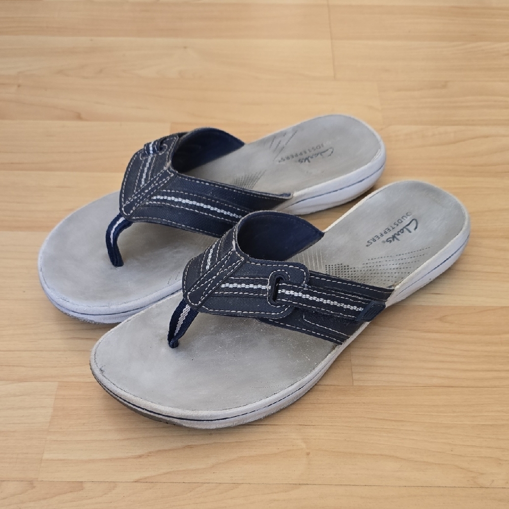 Clarks Cloudsteppers Gray Navy Blue Thong Flip Flop Sandals Size 8